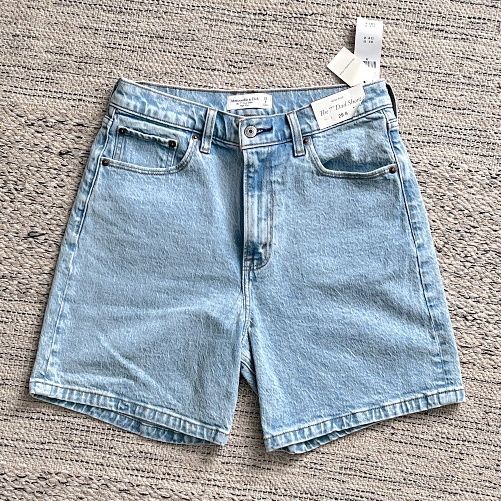 Abercrombie & Fitch 7” Dad Short
